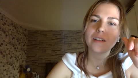 Snapshot of addicta_vera chatting on 22, 10, 2025 addicta_vera online show from 22, 10, 2025