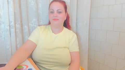 Snapshot of adelamilfsexy chatting on 5, 1, 2025 izabellamilf online show from 5, 1, 2025