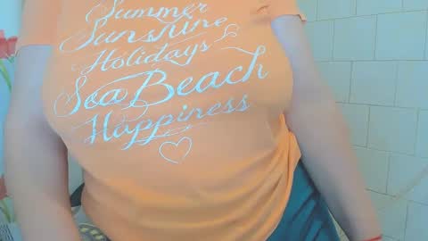 Snapshot of adelamilfsexy chatting on 14, 2, 2025 izabellamilf online show from 14, 2, 2025