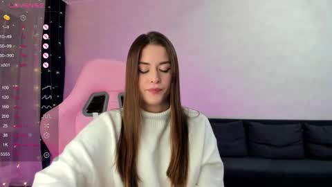 Snapshot of adelesaturn chatting on 5, 1, 2025 Adele online show from 5, 1, 2025