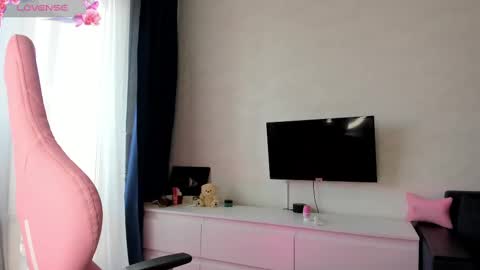 Snapshot of adelesaturn chatting on 25, 2, 2025 Adele online show from 25, 2, 2025