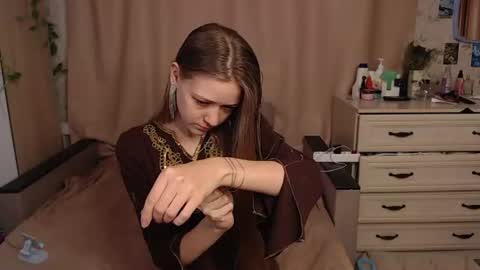 Snapshot of adelin_maxwell chatting on 29, 6, 2026 Lina online show from 29, 6, 2026