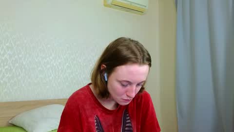 Snapshot of adelina_cowell chatting on 27, 4, 2026 Adelina online show from 27, 4, 2026