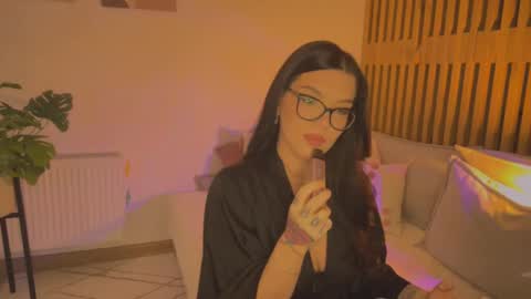 Snapshot of adelinaacute chatting on 16, 10, 2025 Adelinaacute online show from 16, 10, 2025