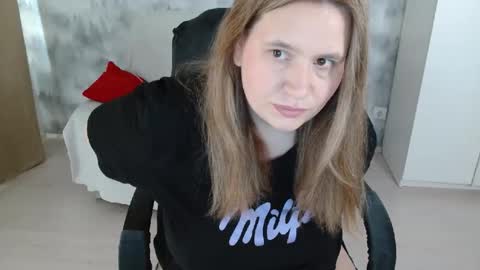 adelinalawson online show from 12, 4, 2026