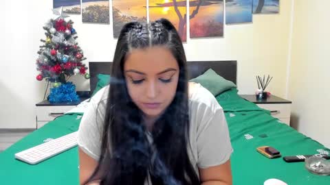 Adellineee online show from 30, 12, 2024