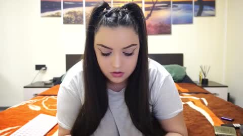 Adellineee online show from 20, 2, 2025