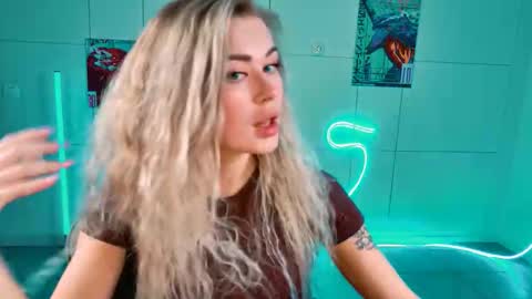 Snapshot of adelloyss chatting on 10, 10, 2025 Adel online show from 10, 10, 2025