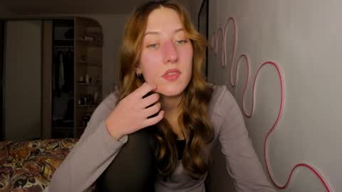 Snapshot of adellqueen chatting on 1, 5, 2026 Adell online show from 1, 5, 2026