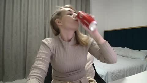 Adellyn online show from 27, 3, 2026