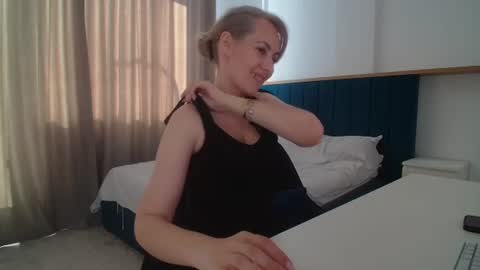 Adellyn online show from 19, 6, 2026