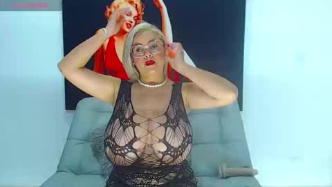Snapshot of adelyginn chatting on 13, 9, 2025 Adely Ginn online show from 13, 9, 2025