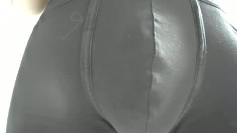 Snapshot of adi2019 chatting on 2, 12, 2024 adi2019 online show from 2, 12, 2024