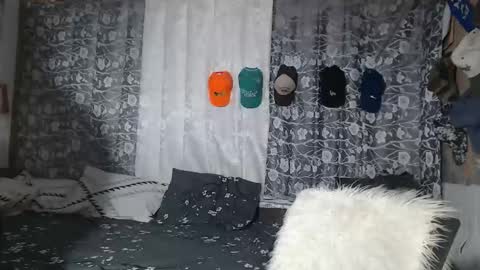 adorableasianboy online show from 15, 1, 2026