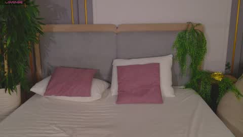 adoracortes online show from 13, 4, 2026