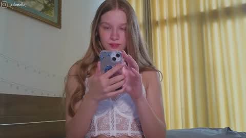 Snapshot of adorielle chatting on 18, 7, 2026 Lia online show from 18, 7, 2026