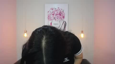 Snapshot of adri_gomez_1 chatting on 25, 4, 2026 Adri online show from 25, 4, 2026