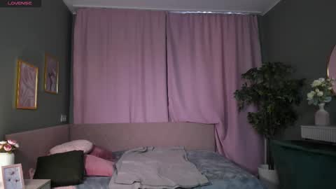 Snapshot of adria_arjona chatting on 7, 2, 2026 Eva online show from 7, 2, 2026