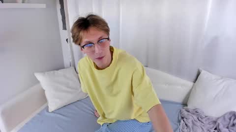 Snapshot of adrian_di chatting on 4, 12, 2024 Adrian online show from 4, 12, 2024