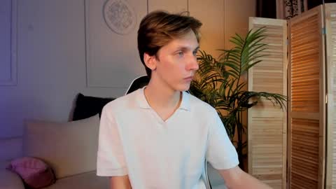 Snapshot of adrian_di chatting on 14, 12, 2024 Adrian online show from 14, 12, 2024