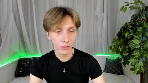 Snapshot of adrian_di chatting on 18, 12, 2024 Adrian online show from 18, 12, 2024