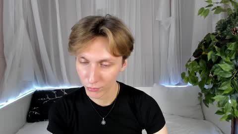 Snapshot of adrian_di chatting on 18, 12, 2024 Adrian online show from 18, 12, 2024
