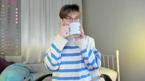 Snapshot of adrian_di chatting on 6, 2, 2025 Adrian online show from 6, 2, 2025