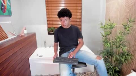Snapshot of adrian_ricci chatting on 5, 10, 2025 Adrian Ricci online show from 5, 10, 2025