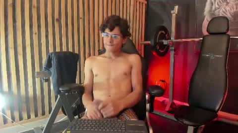 Snapshot of adrian_wolff chatting on 17, 6, 2026 Adrian W online show from 17, 6, 2026