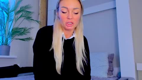Snapshot of adriana_coy_ chatting on 21, 2, 2025 Adriana online show from 21, 2, 2025