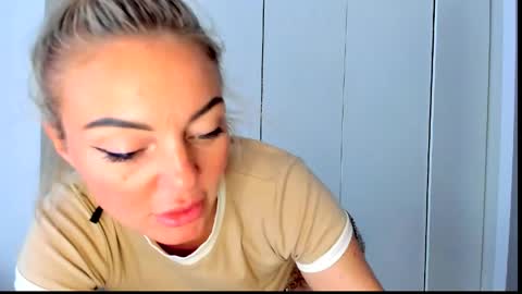 Snapshot of adriana_coy_ chatting on 6, 6, 2026 Adriana online show from 6, 6, 2026