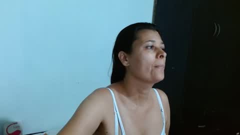 Snapshot of adriana_milf chatting on 12, 12, 2024 Adriana milf online show from 12, 12, 2024