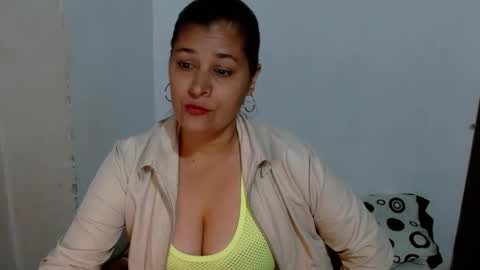 Snapshot of adriana_milf chatting on 11, 10, 2025 Adriana milf online show from 11, 10, 2025