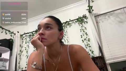 Snapshot of adriannarodriguez chatting on 6, 5, 2026 Adrianna online show from 6, 5, 2026