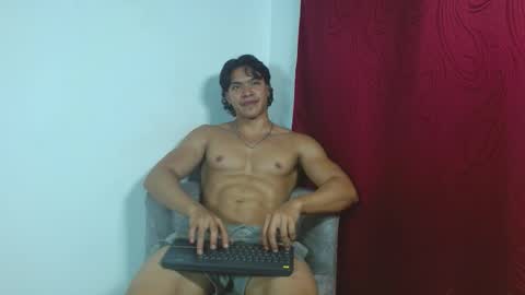 adriel_escalante online show from 12, 10, 2025