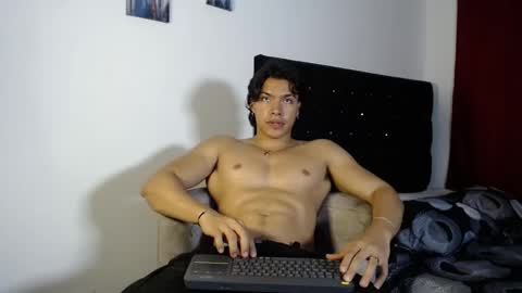 adriel_escalante online show from 20, 12, 2025