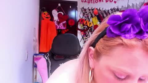 adriiana_fox_ online show from 16, 10, 2025