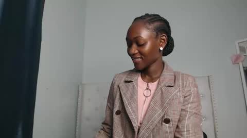 Snapshot of africanpetitequeen chatting on 25, 9, 2025 CIARA online show from 25, 9, 2025
