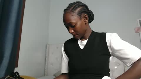 Snapshot of africanpetitequeen chatting on 27, 9, 2025 CIARA online show from 27, 9, 2025