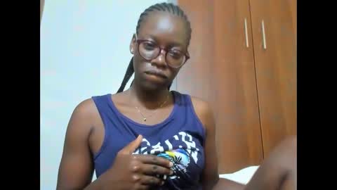 Snapshot of afro_pop chatting on 5, 2, 2025 Leah online show from 5, 2, 2025