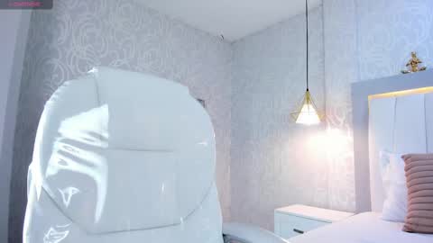 A F R O D I T A  online show from 18, 10, 2025