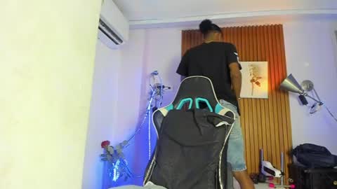 afrowayuu online show from 12, 6, 2026