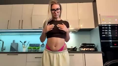 Snapshot of afterdeep chatting on 22, 6, 2026 Mila -call me cute online show from 22, 6, 2026