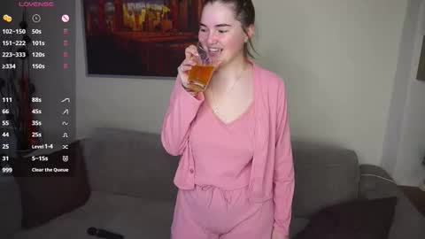 Lana  1800 - 0330 UTC   Mia 0700- 1630 UTC online show from 27, 2, 2026