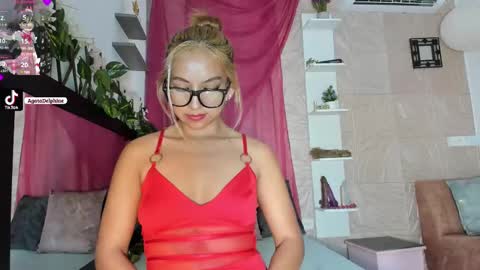 Agatadelphine online show from 11, 3, 2025