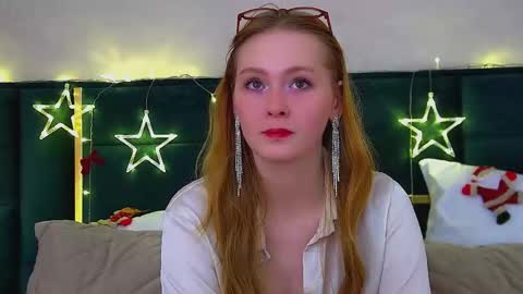 AgataFoxley online show from 4, 12, 2025