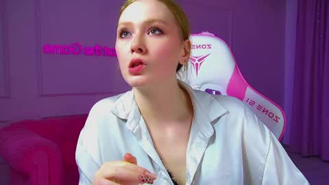 Snapshot of agatafoxley chatting on 12, 5, 2026 AgataFoxley online show from 12, 5, 2026