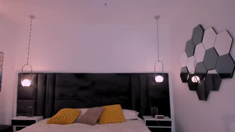 Agatha online show from 5, 7, 2026