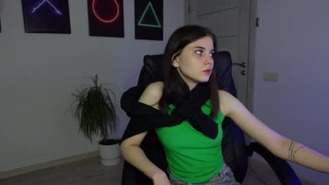 Agelina Lilly Laura online show from 21, 1, 2025