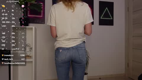 Agelina Lilly Laura online show from 19, 2, 2025